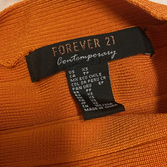 F21 Mod Orange Ribbed Halter Top - Picture 4 of 4